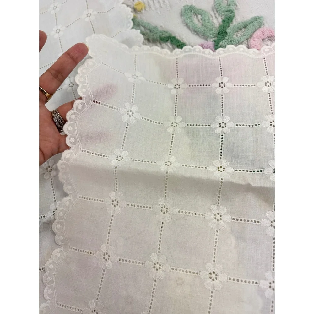 Vintage White Eyelet Floral Cotton Table Runner Scalloped Edge